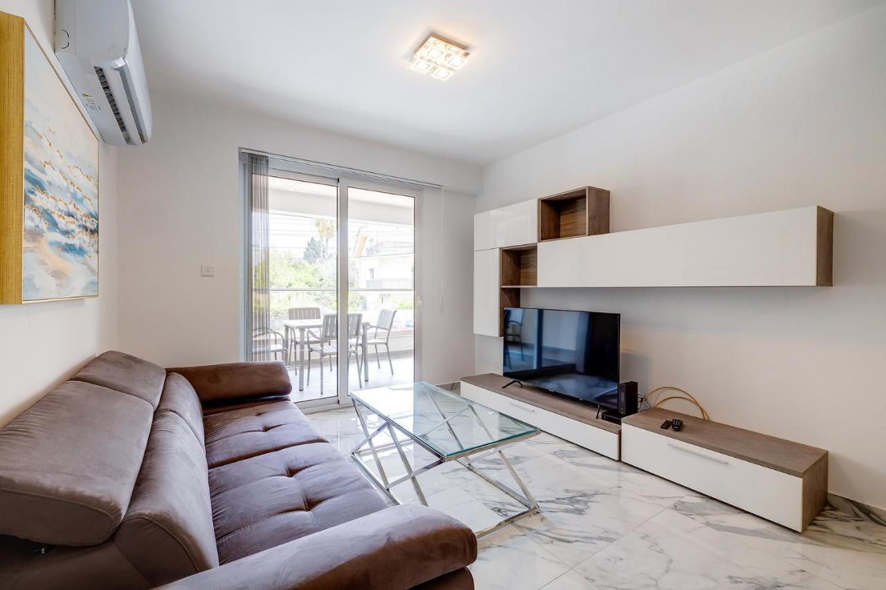Modern Apartment Steps To St George'S Bay Saint Julian's エクステリア 写真
