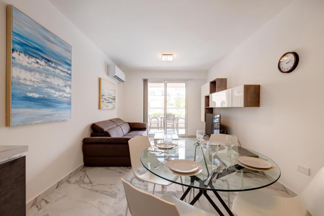 Modern Apartment Steps To St George'S Bay Saint Julian's エクステリア 写真