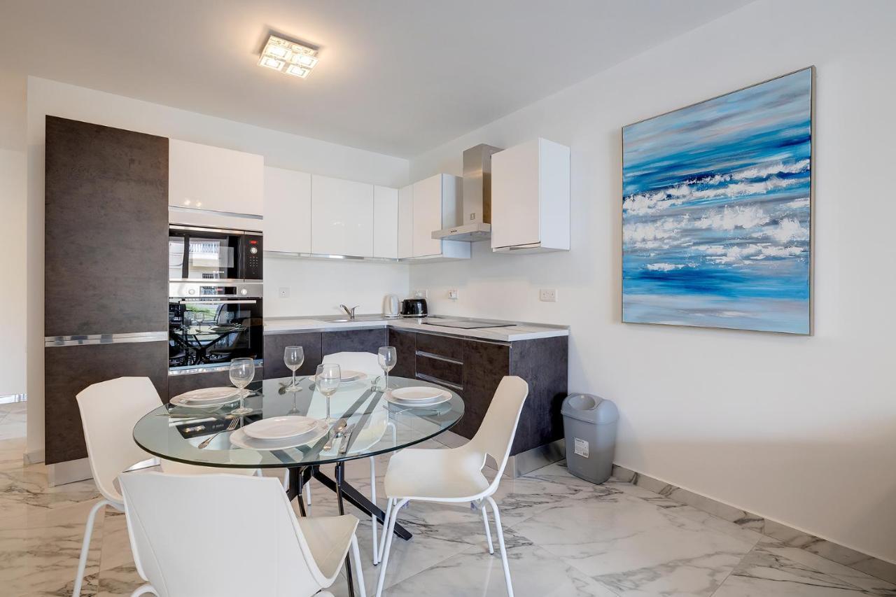 Modern Apartment Steps To St George'S Bay Saint Julian's エクステリア 写真